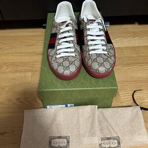 Authentic! New! Split-Size Pair! Gucci MEN'S ACE GG SUPREME SNEAKER size UK6/6.5